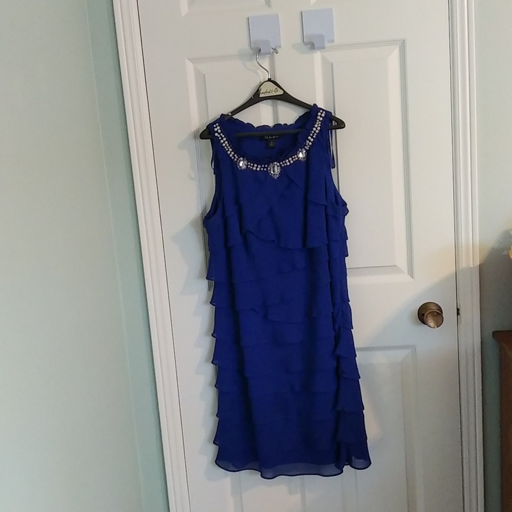 Dress, cocktail, sleeveless.